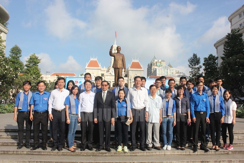  	Thanh niên TPHCM hoạt động tình nguyện tại Campuchia