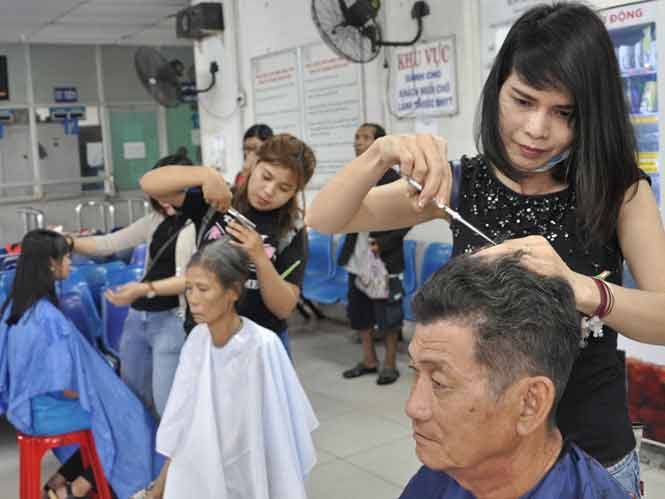 Ngày chủ nhật 'sung sướng' của bệnh nhân