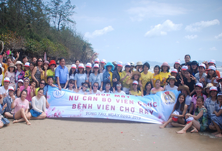Bệnh viện Chợ Rẫy tổ chức hoạt động vui chơi cho chị em phụ nữ nhân kỷ niệm ngày Quốc tế Phụ nữ 8/3